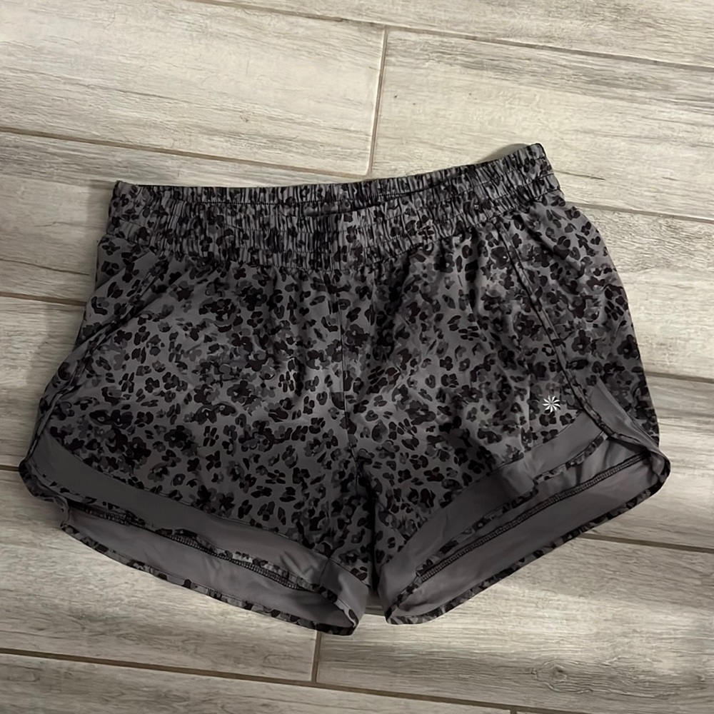 Athleta mesh racer short leopard size large